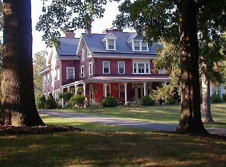 Cameron Estate Inn Mount Joy Exterior photo